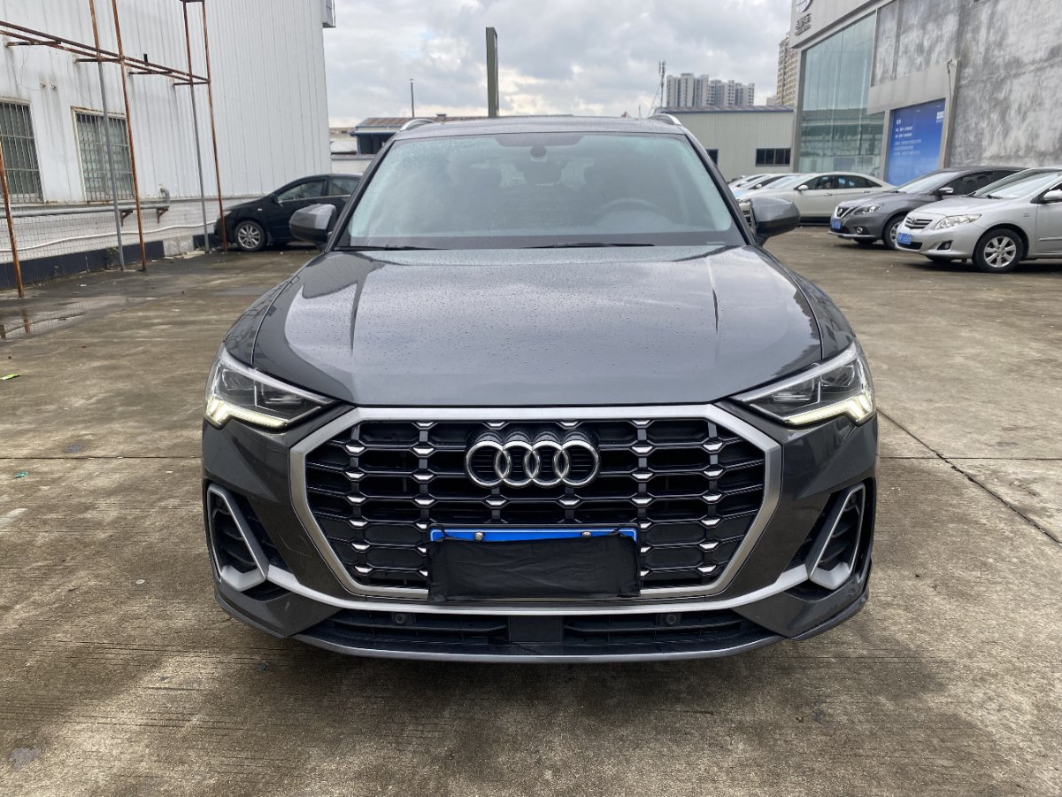Audi Q3 2021 car image #2