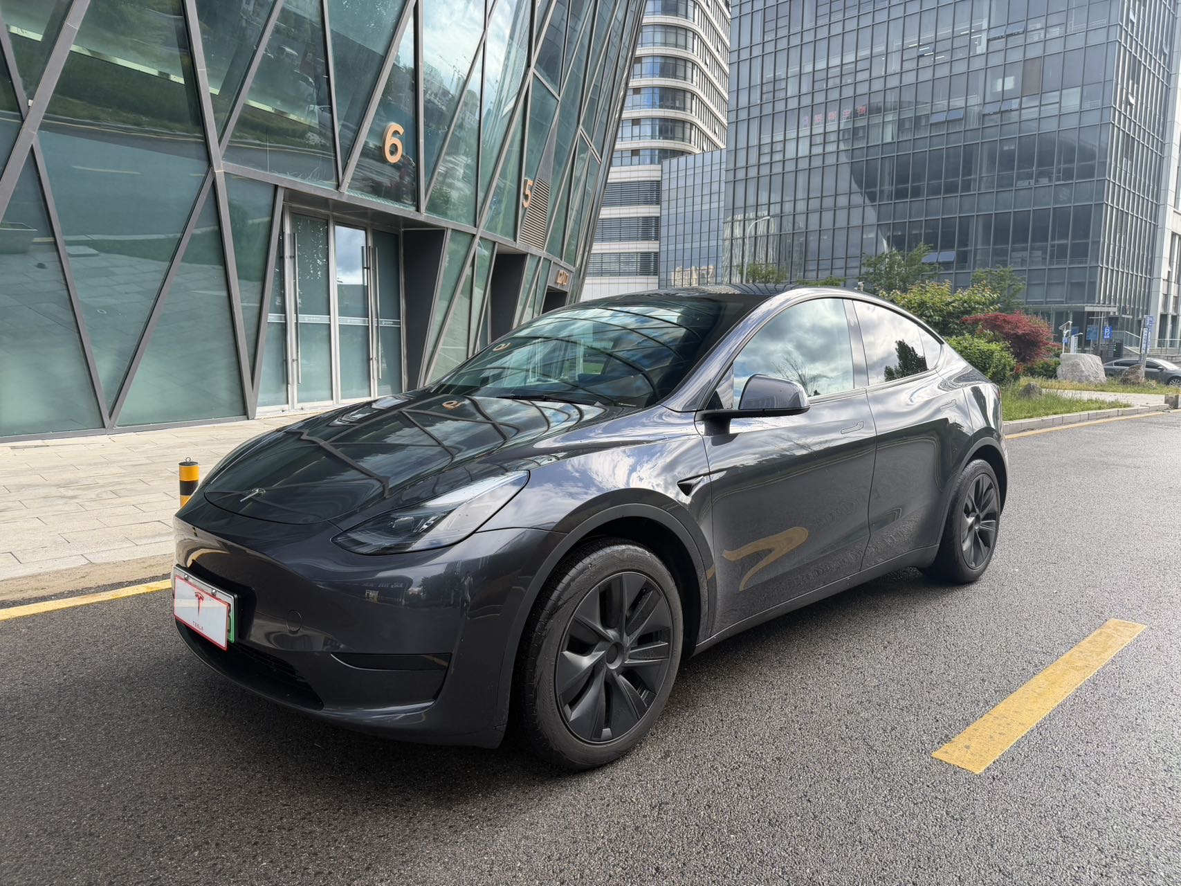 Tesla Model Y 2024 Tesla Model Y 2024 car image