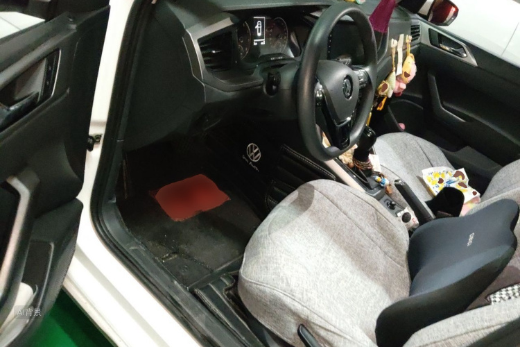 Volkswagen Polo 2019 car image #18