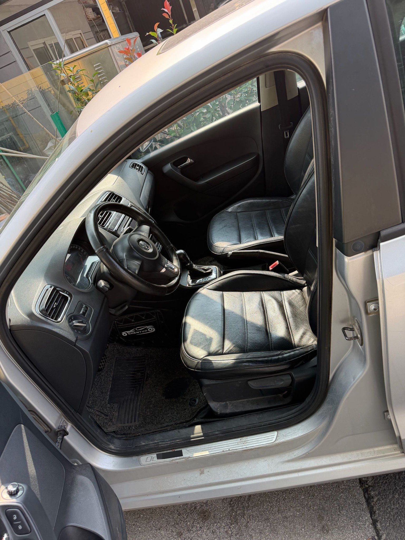 Volkswagen Polo 2012 car image #6