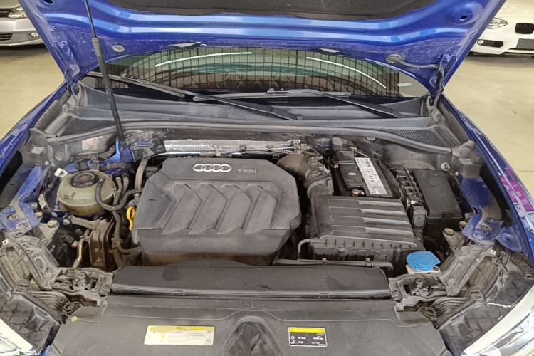 Audi Q3 2019 car image #20