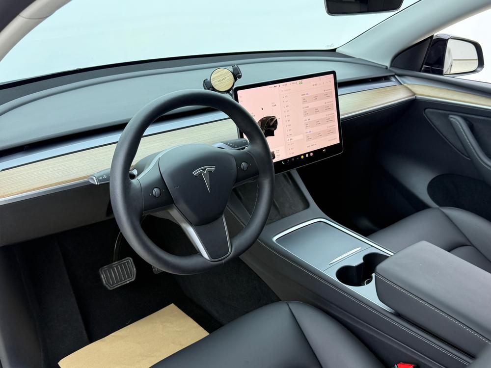 Tesla Model Y 2021 #16 Tesla Model Y 2021 car image #16