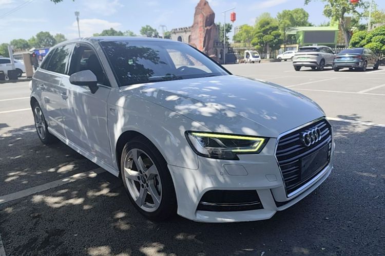 Audi A3 2019 car image #4