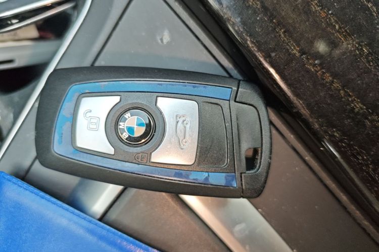 BMW 3 Series 2019 #9 BMW 3 Series 2019 car image #9
