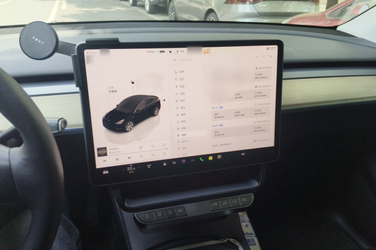 Tesla Model Y 2023 #17 Tesla Model Y 2023 car image #17