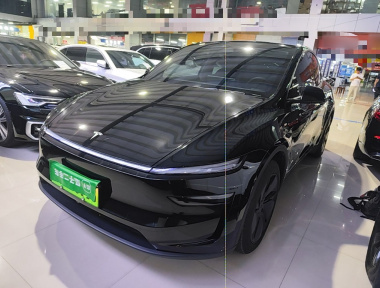 Tesla Model Y 2025 immagine di auto 