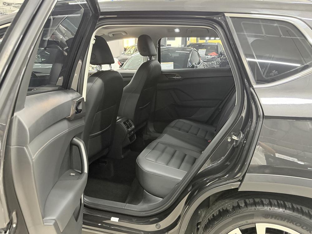 Volkswagen Tharu 2022 car image #12