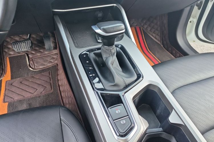 GEELY Emgrand 2023 car image #14