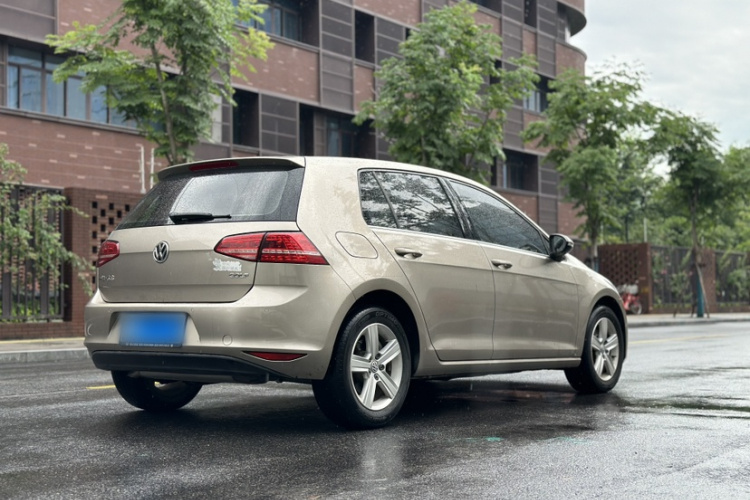 Volkswagen Golf 2016 car image #8
