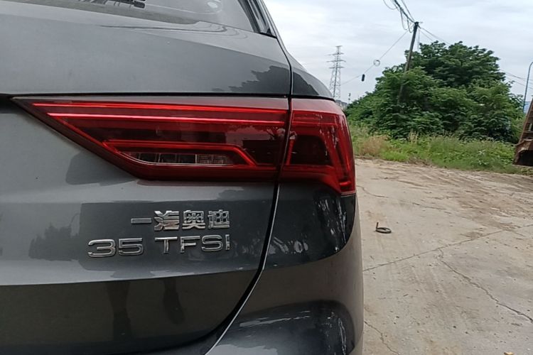 Audi Q3 2019 #8 Audi Q3 2019 car image #8