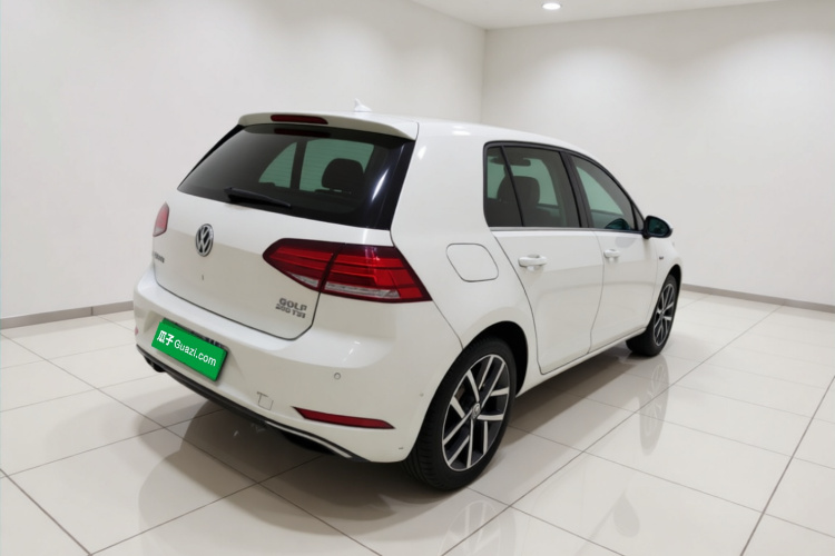 Volkswagen Golf 2020 car image #7