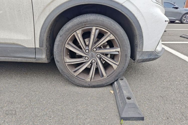 GEELY Coolray 2019 car image #9