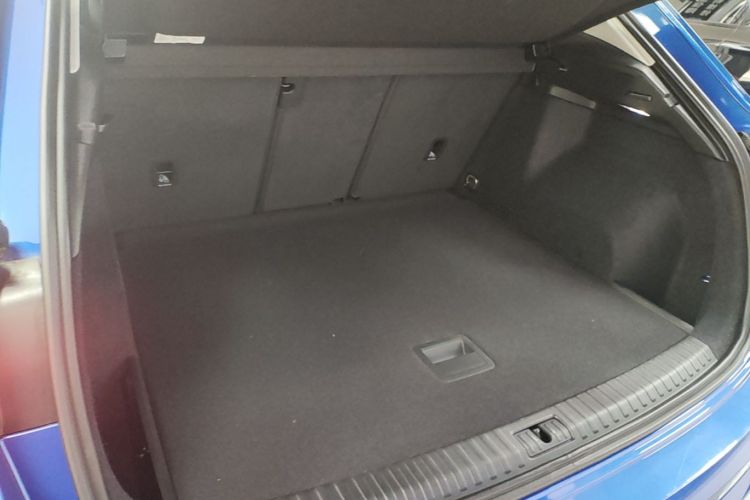 Audi Q3 2021 car image #21