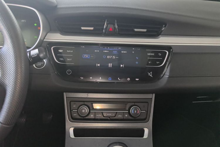 GEELY Emgrand 2019 imagen de coche #13