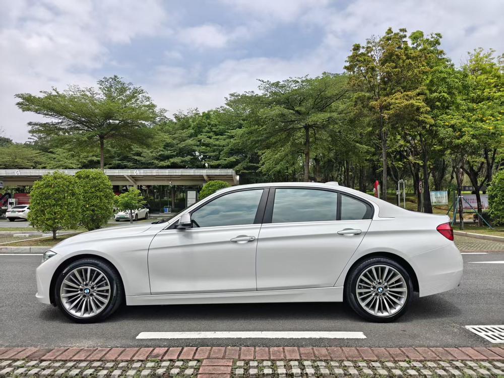 BMW 3 Series 2019 car image #4