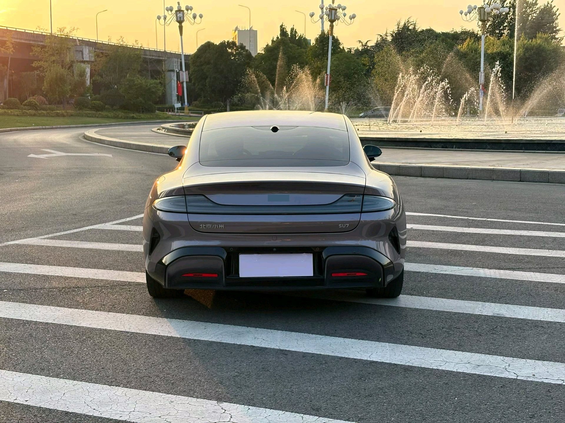 MI SU7 2024 car image #5