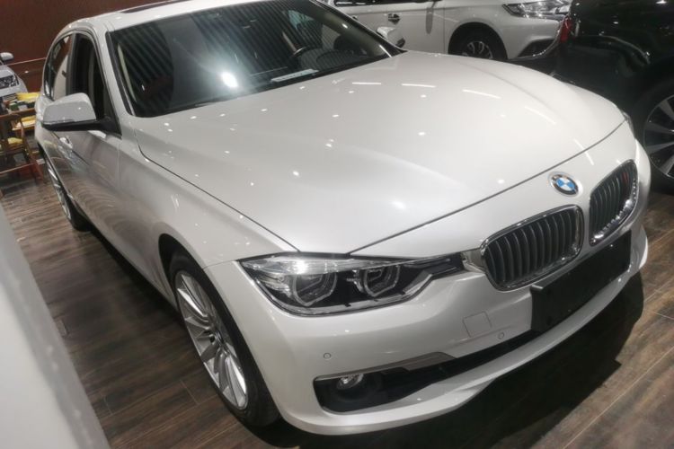 BMW 3 Series 2018 #4 BMW 3 Series 2018 car image #4