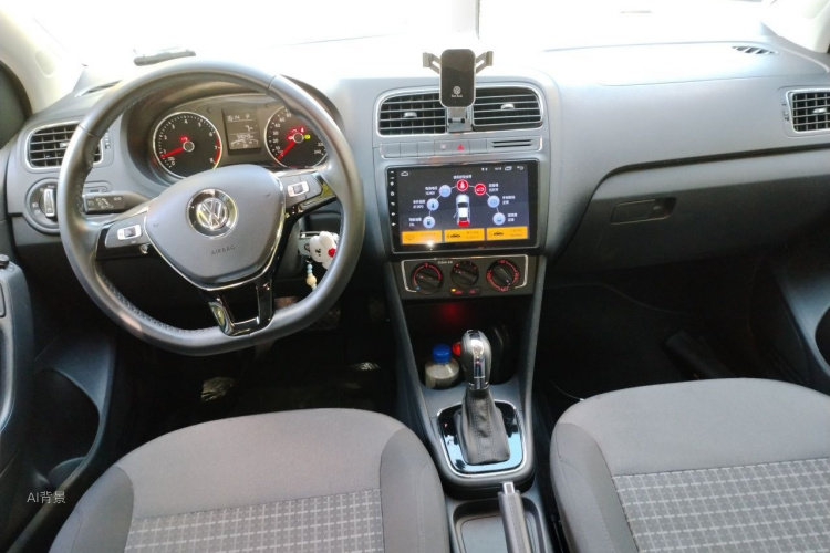 Volkswagen Polo 2016 car image #11