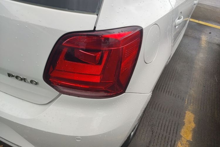 Volkswagen Polo 2016 car image #8