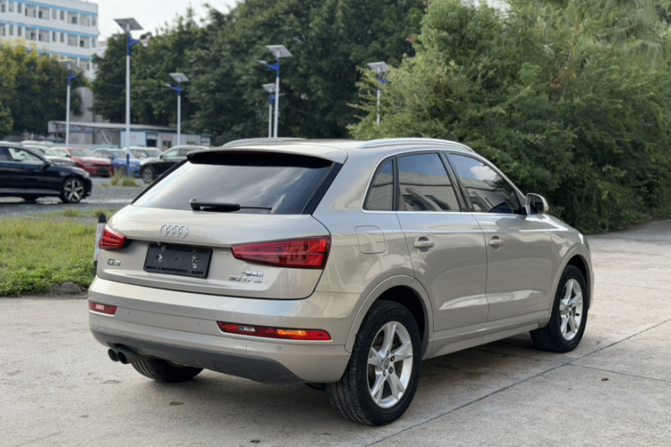 Audi Q3 2018 #9 Audi Q3 2018 car image #9