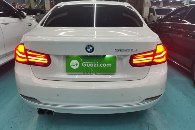 BMW 3 Series 2018 #4 BMW 3 Series 2018 car image #4