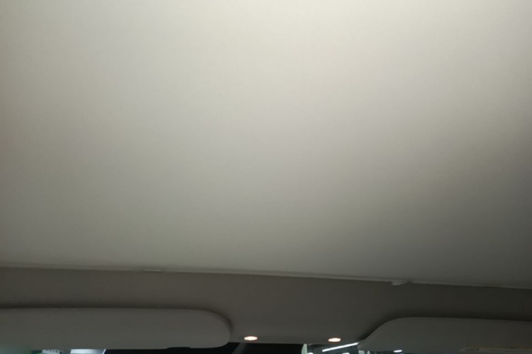 Tesla Model Y 2021 car image #18
