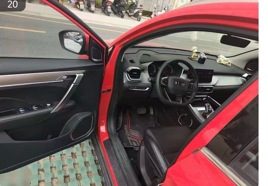 GEELY Coolray 2019 صورة سيارة #4