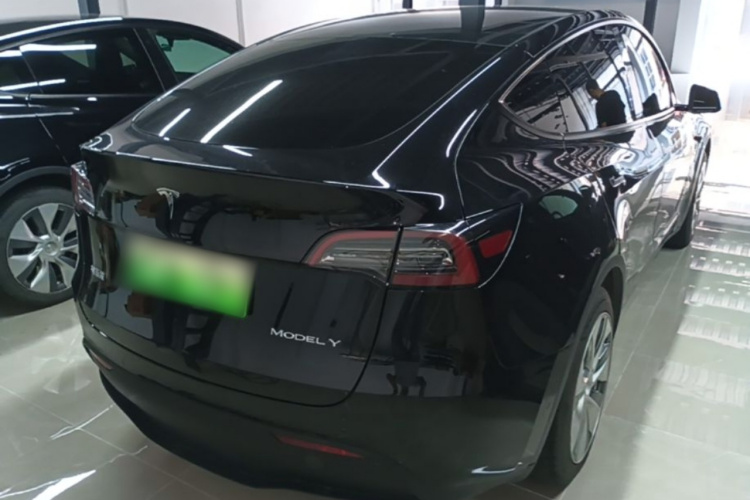 Tesla Model Y 2022 car image #5