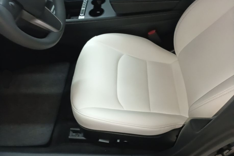 Tesla Model 3 2022 car image #15
