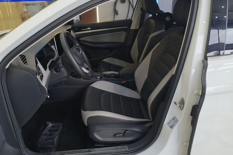 Volkswagen Bora 2023 car image #15