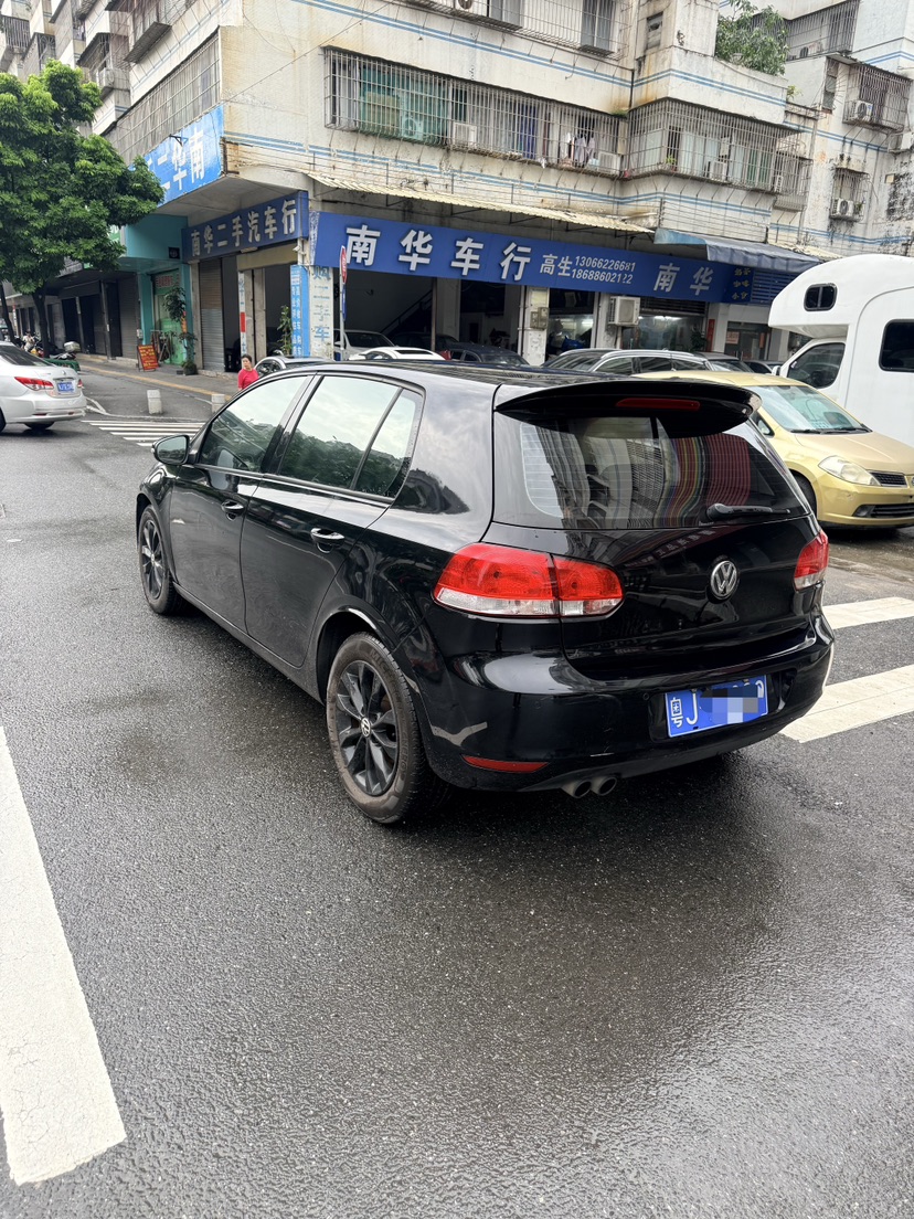 Volkswagen Golf 2012 car image #9