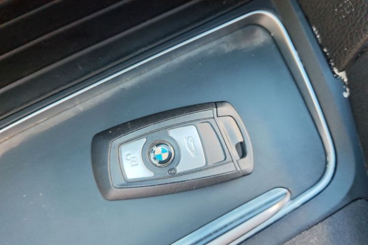 BMW 3 Series GT 2017 car image #9