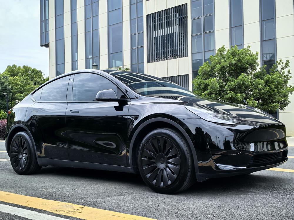 Tesla Model Y 2023 #3 Tesla Model Y 2023 car image #3