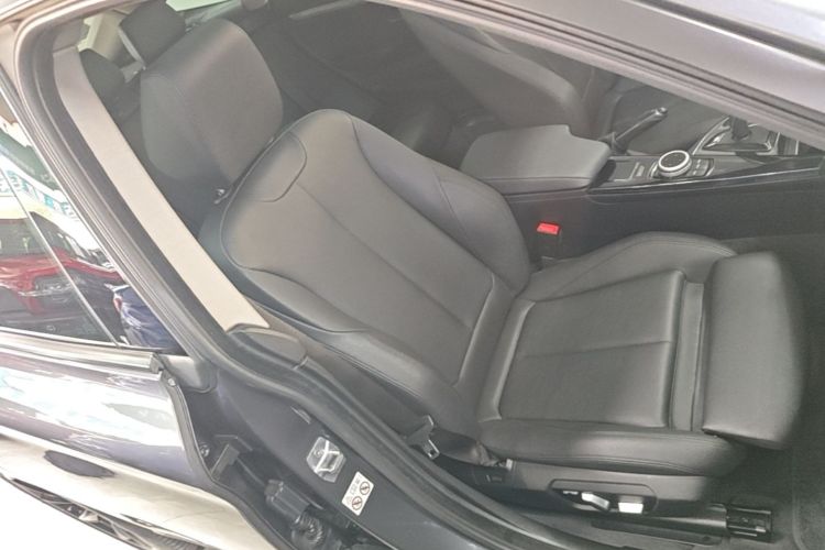 BMW 3 Series GT 2018 car image #24