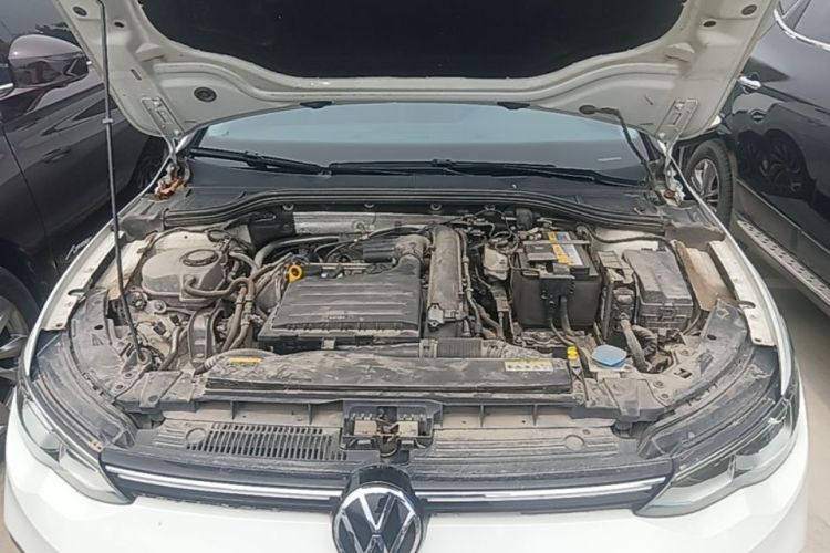 Volkswagen Golf 2022 car image #20