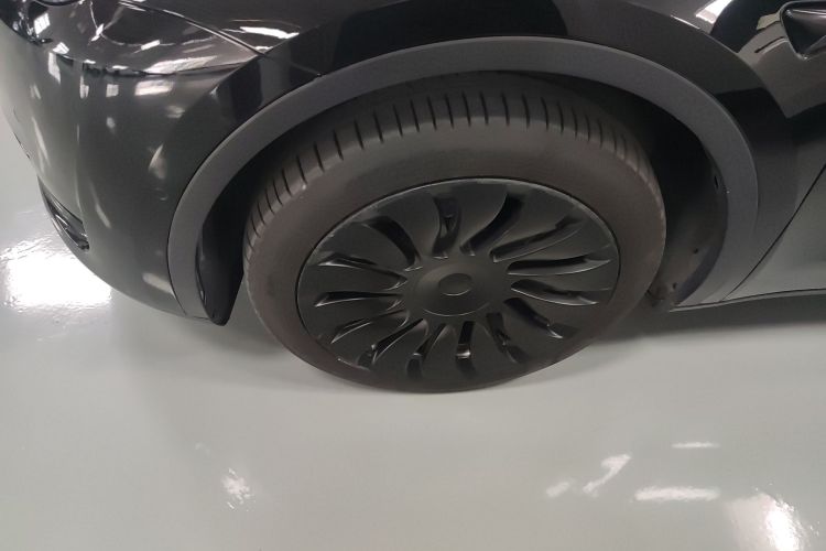 Tesla Model Y 2023 #9 Tesla Model Y 2023 car image #9