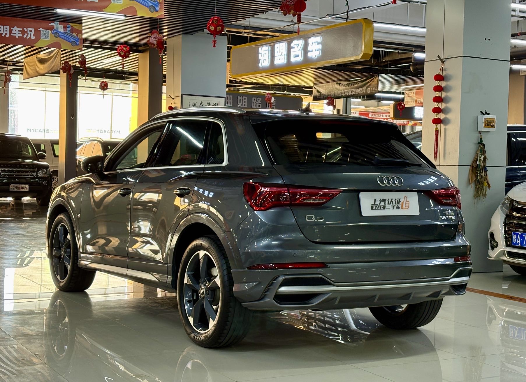 Audi Q3 2022 car image #9