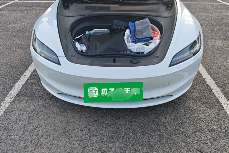 Tesla Model 3 2023 car image #22