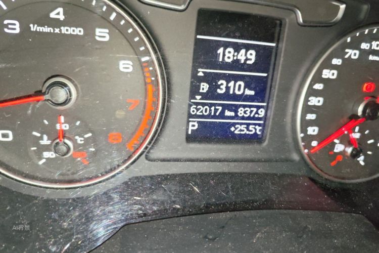 Audi Q3 2018 car image #14
