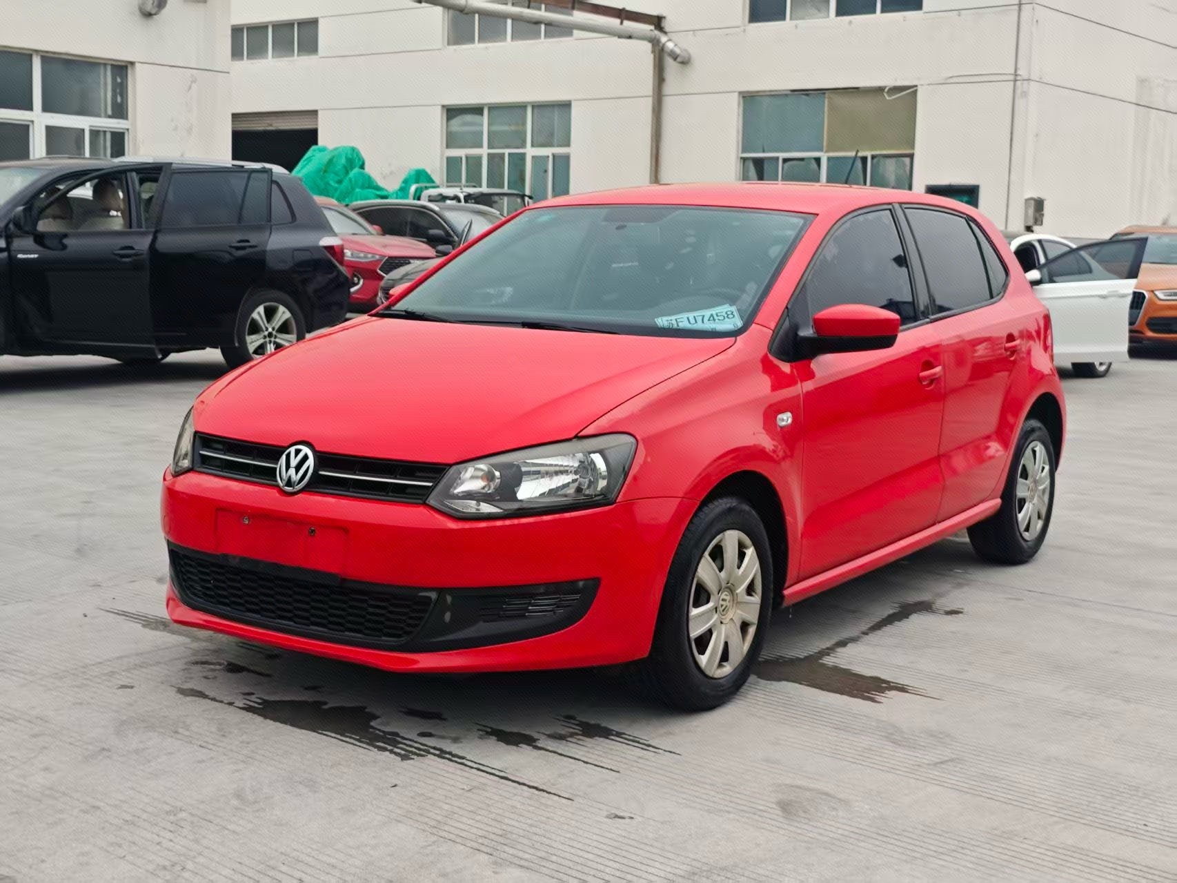 Volkswagen Polo 2013 Volkswagen Polo 2013 car image