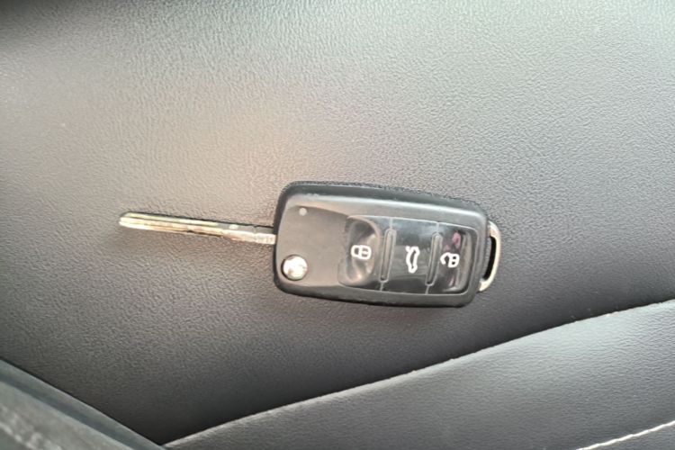 Volkswagen Polo 2019 car image #9