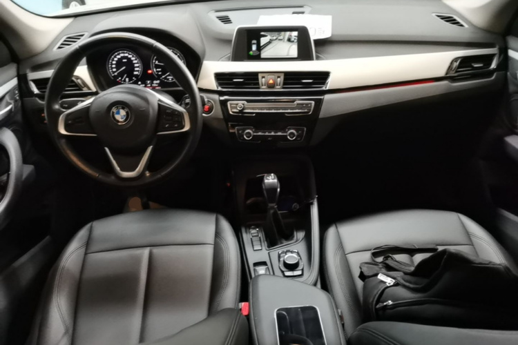 BMW X1 2019 car image #10