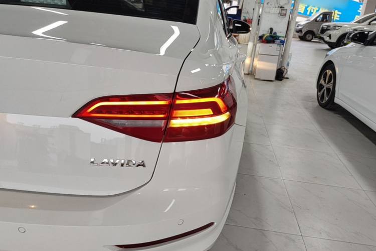 Volkswagen Lavida 2019 #8 Volkswagen Lavida 2019 car image #8