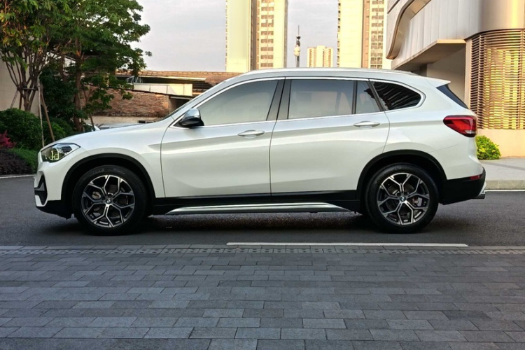 BMW X1 2022 car image #11
