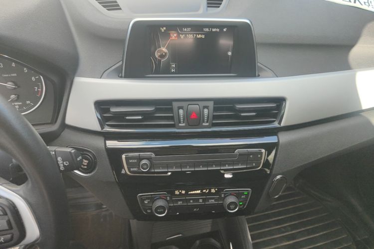 BMW X1 2017 #15 BMW X1 2017 car image #15
