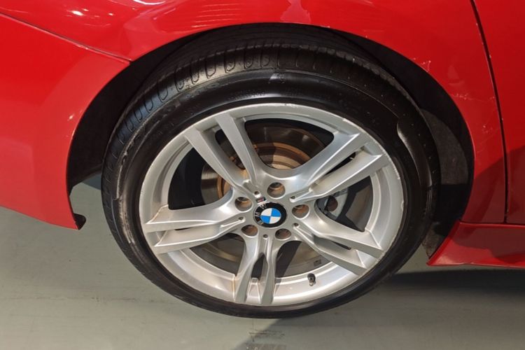 BMW 3 Series 2018 #10 BMW 3 Series 2018 car image #10