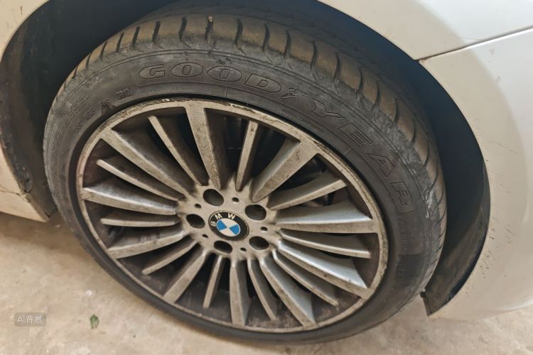 BMW 3 Series 2018 car image #9