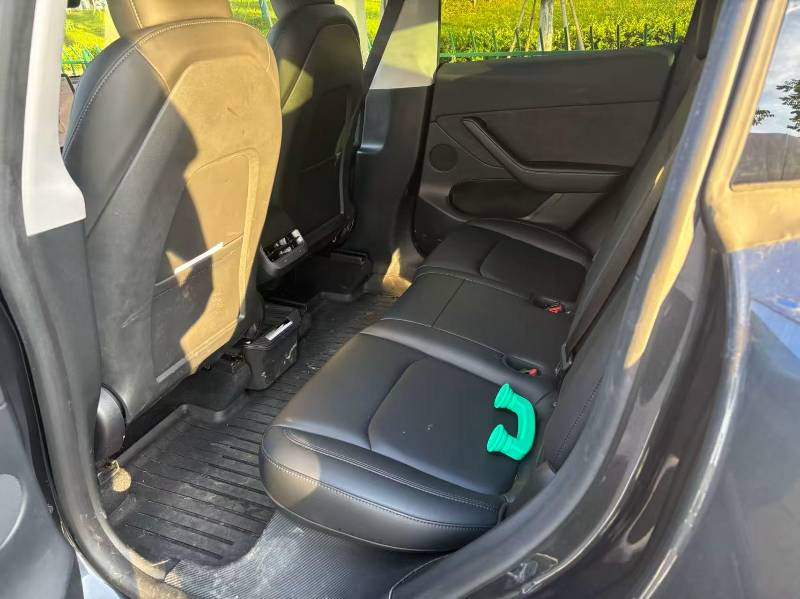 Tesla Model Y 2024 #5 Tesla Model Y 2024 car image #5