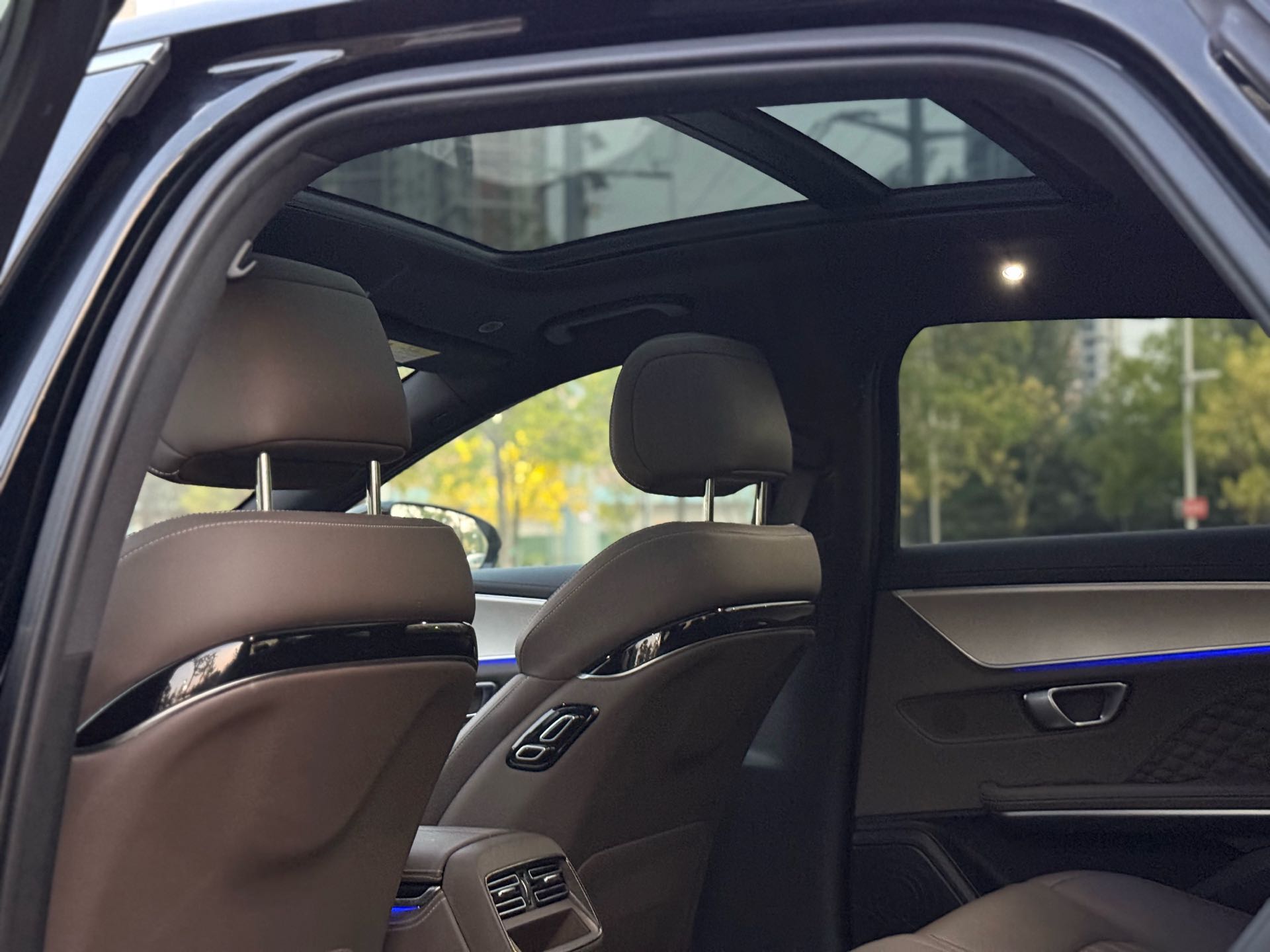 BYD Han 2023 car image #10