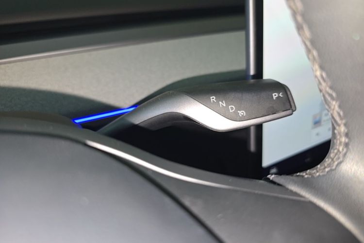 Tesla Model Y 2024 #14 Tesla Model Y 2024 car image #14